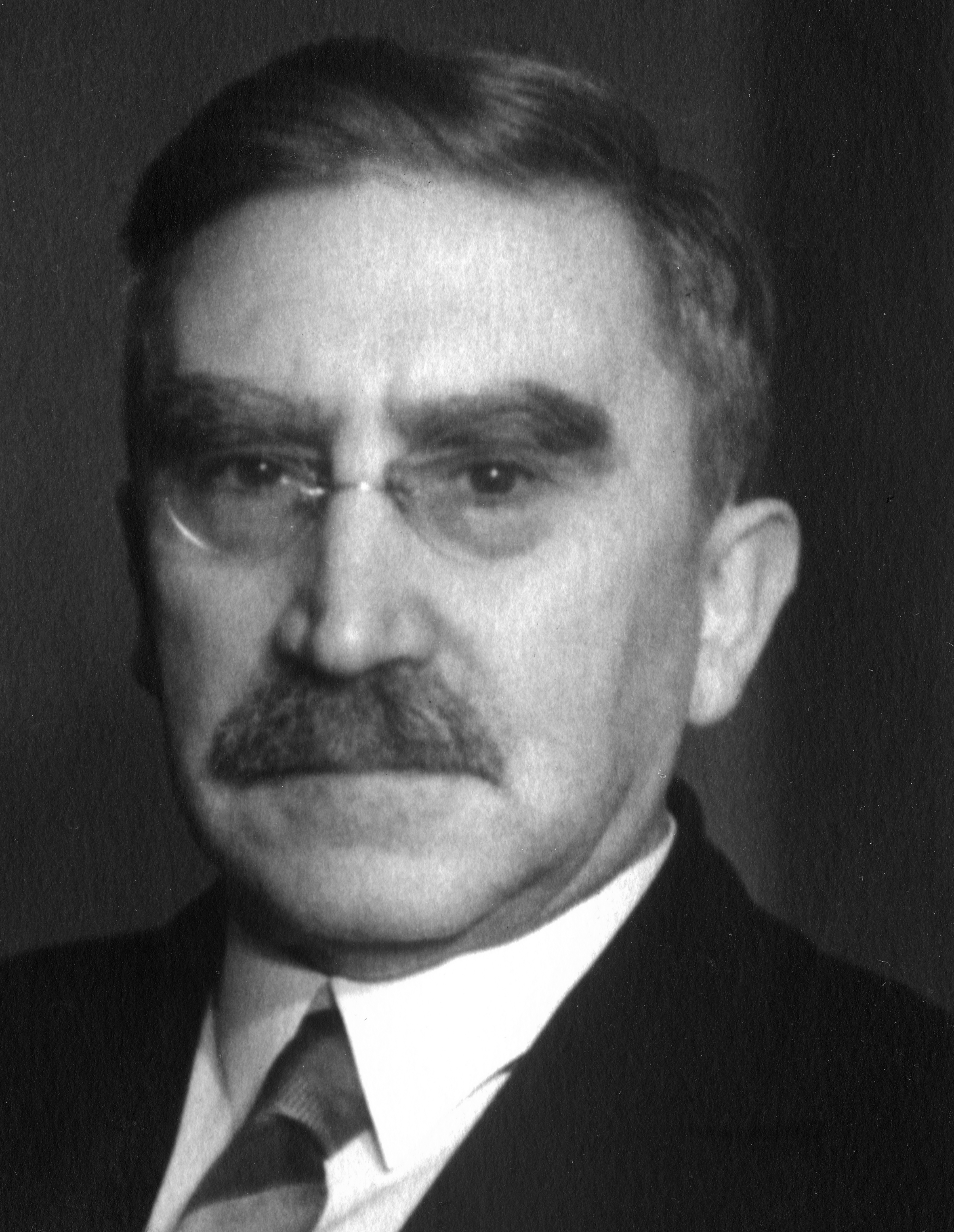 DR. Eduardo Meldola DR. Eduardo Meldola